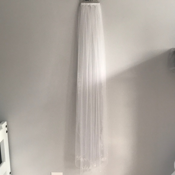 Gorgeous Veil - Picture 3 of 8